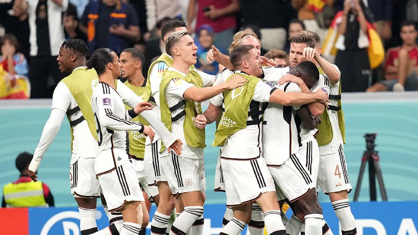 Germany level late on against Spain to keep World Cup hopes alive
