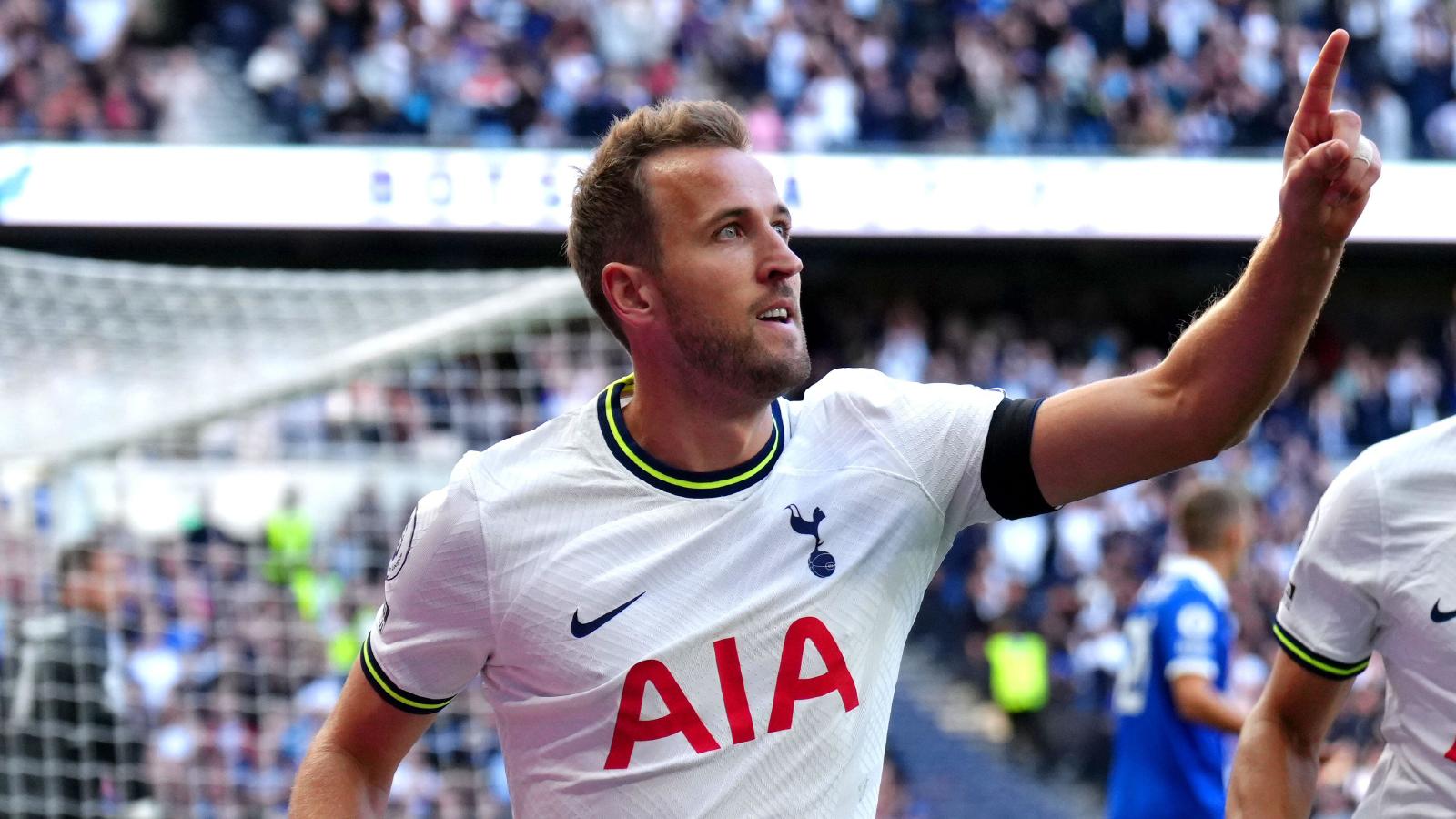 Harry Kane: Freedom of the City of London award a proud moment for myself and my family
