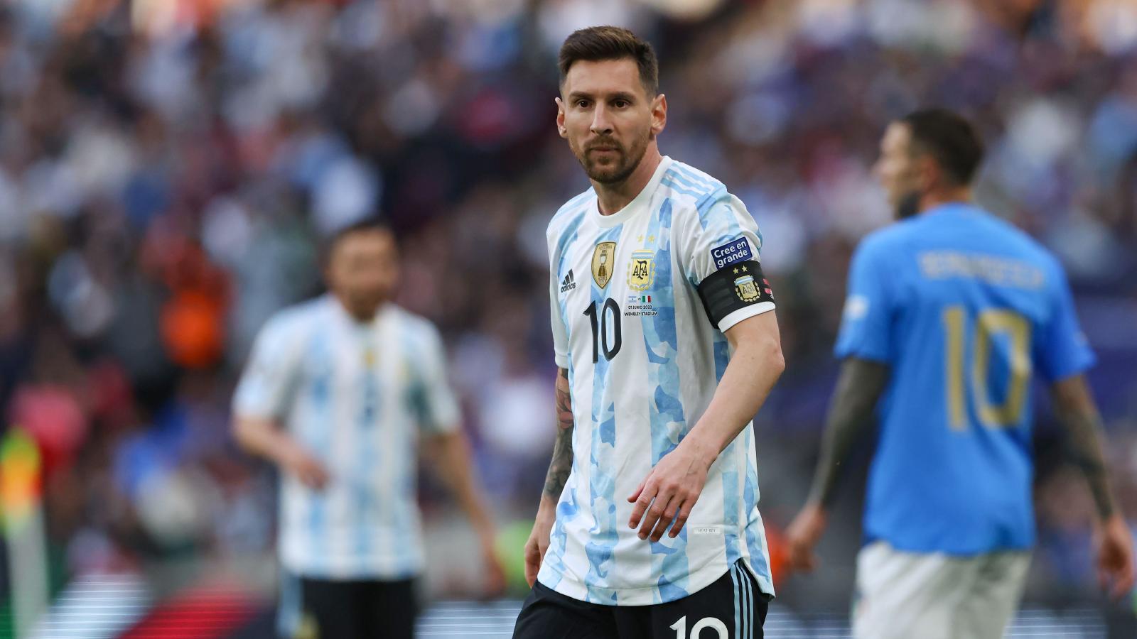 Lionel Messi e Cristiano Ronaldo ficam loucos por gols enquanto Argentina e Portugal enviam aviso de Copa do Mundo