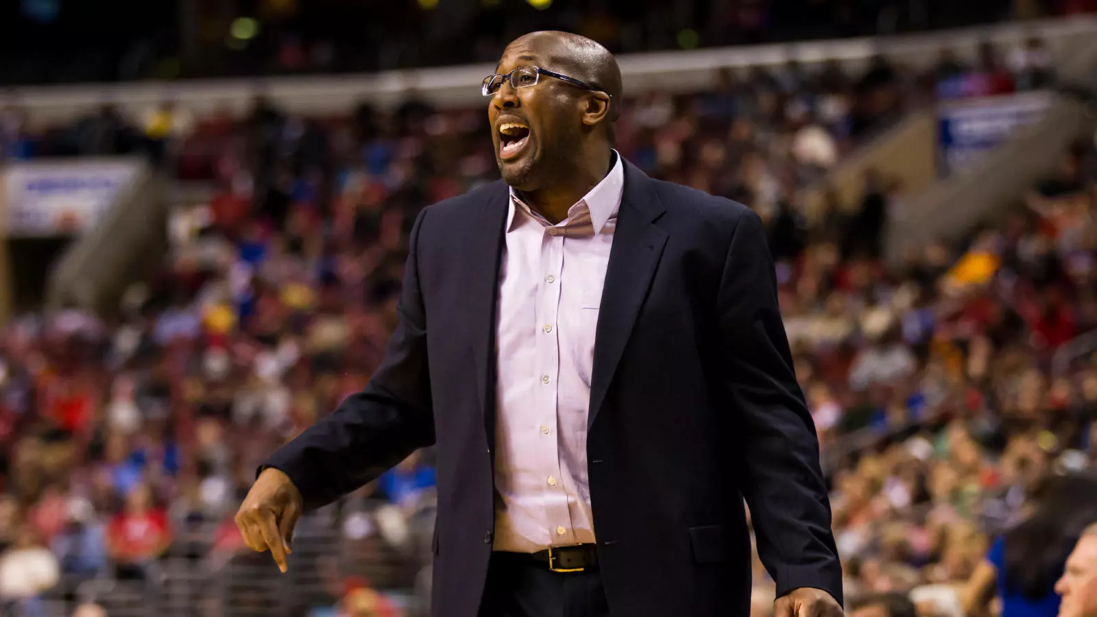 NBA coaches like Warriors assistant Mike Brown, hang up suits for 2021