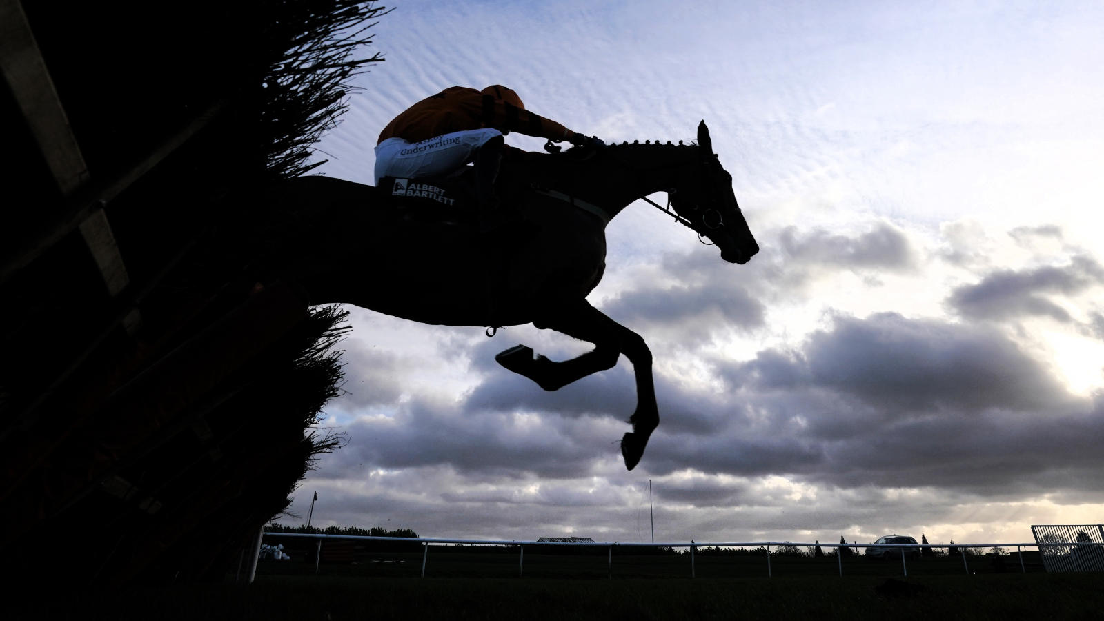 Uttoxeter top racing tip: Jacamar can bounce back on return to fences