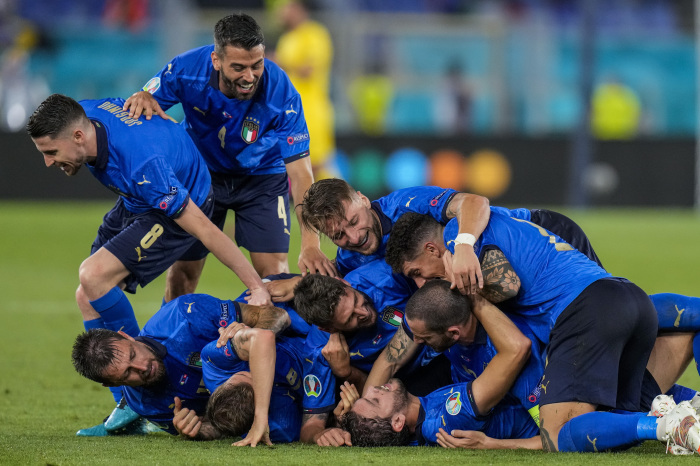 Italy celebrate