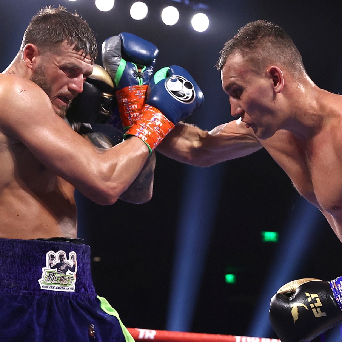 Joe Smith edges Maxim Vlasov, wins WBO light heavyweight title
