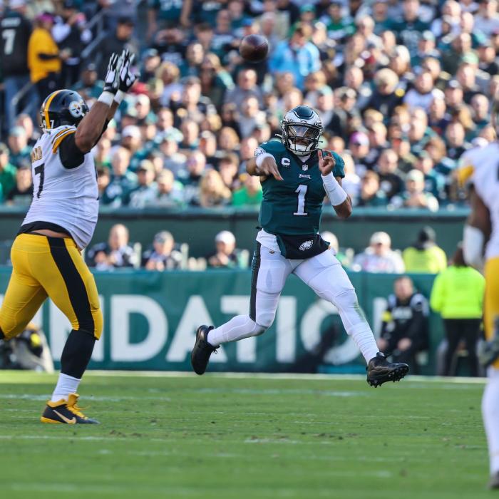 Philadelphia Eagles quarterback Jalen Hurst in action during a week 8 game between the Philadelphia Eagles and the Pittsburgh Steelers
